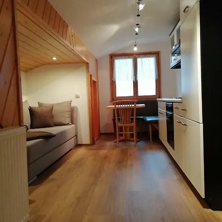 招待所 Haus Roswitha 3*